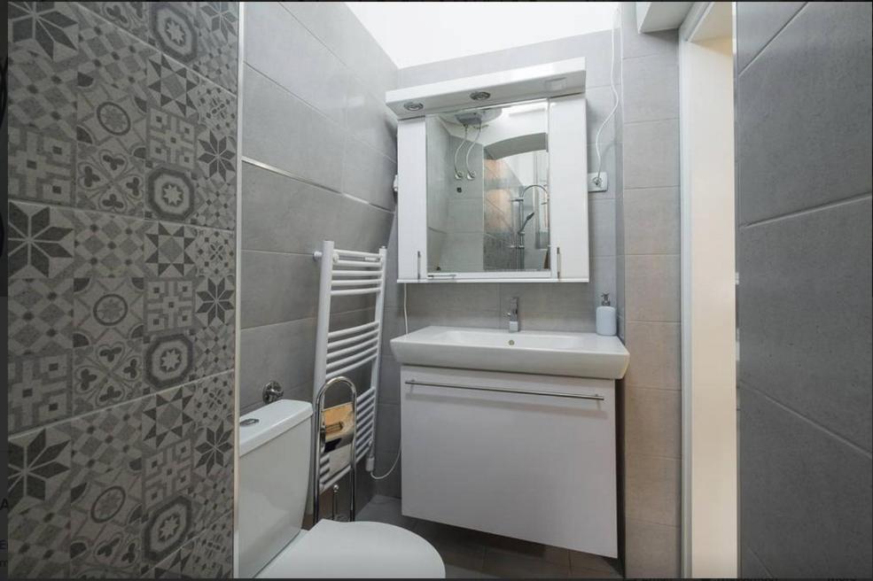 Central Charm Modern 2Br Apt-Free Parking Near Белград Экстерьер фото
